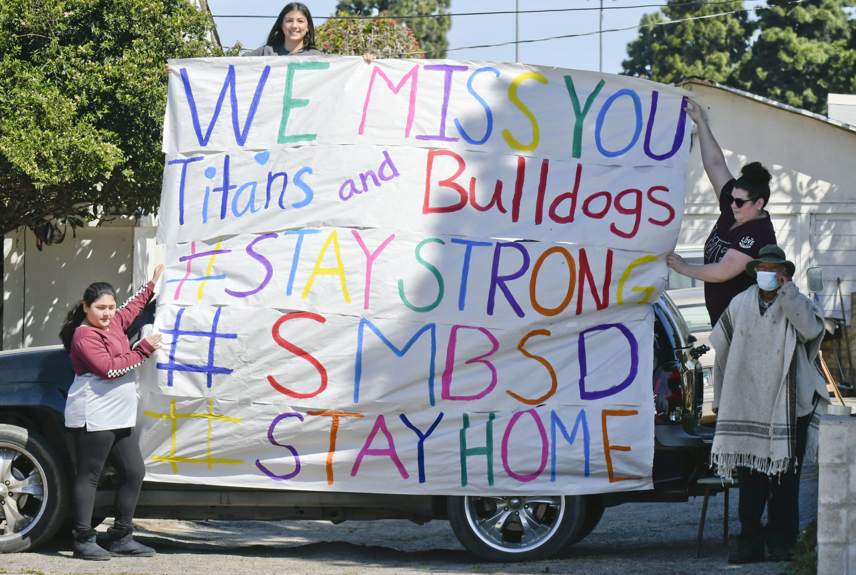 040320 Bruce teacher parade 05.jpg